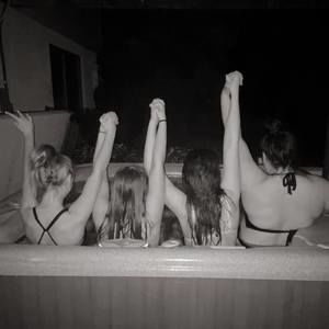 Meet your Posher, Alexis